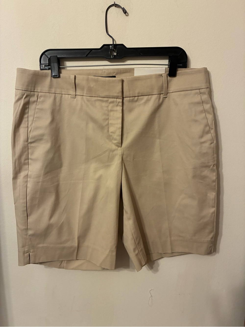 NWT Ann Taylor size 14 petite khaki Boardwalk Short